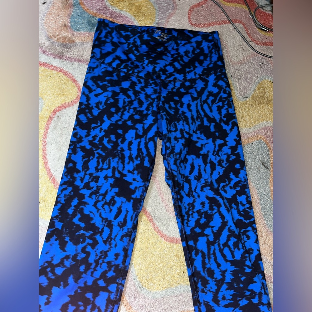 Old Navy Capri Fitted Athletic Leggings